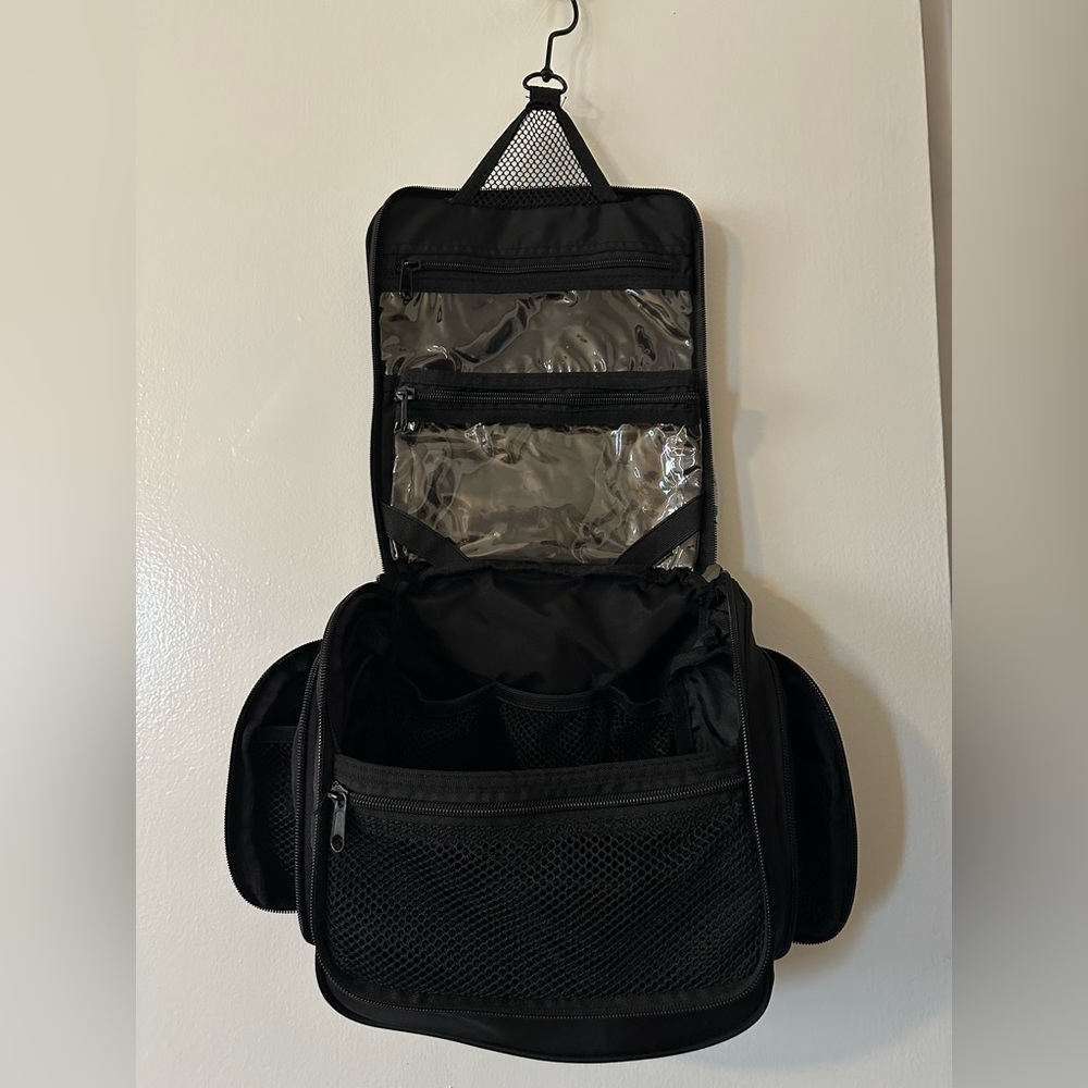 Travel Genixx Black Toiletry Bag